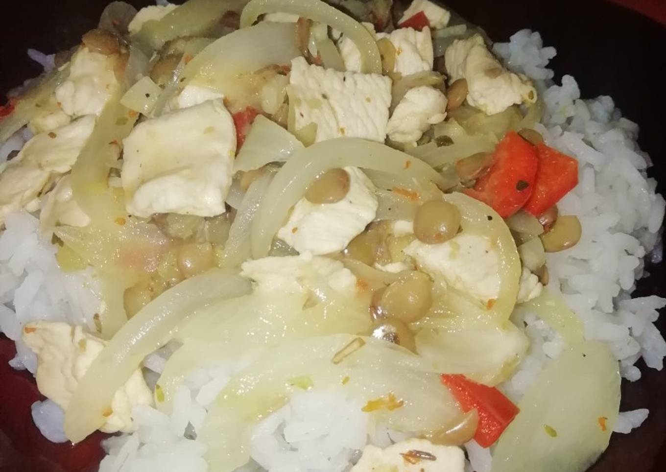 Salteado de pollo y lentejas