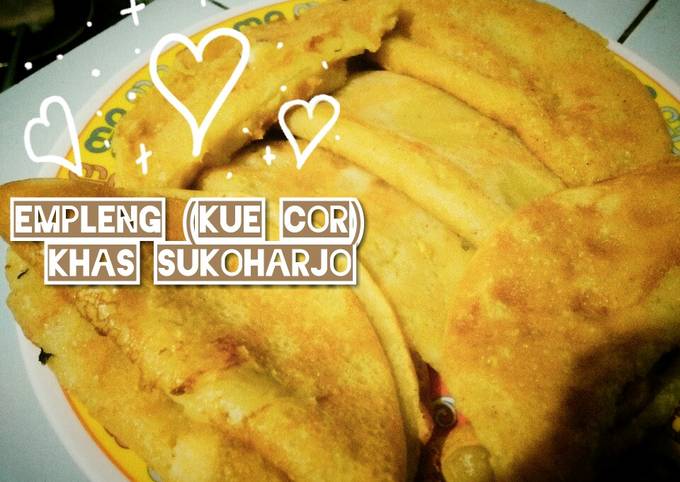 Resep Empleng Kelapa (Kue Cor) - Super Simple, Lezat