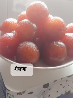 गुलाब जामुन (Gulab jamun recipe in Hindi) रेसिपी मुख्य फोटो
