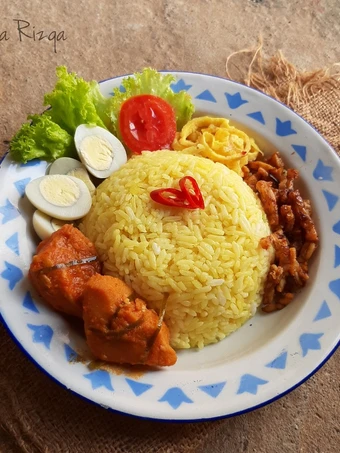 Langkah Gampang Membikin Resep  Nasi kuning simpel banget (magicom) yang Lezat, Sempurna