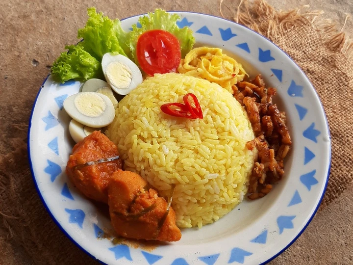 Langkah Gampang Membikin Resep  Nasi kuning simpel banget (magicom) yang Lezat, Sempurna