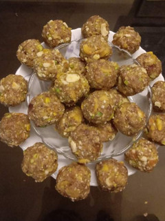A picture of Dry Fruits ladoos.