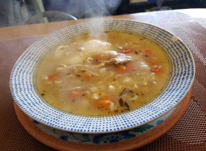 Una foto de Sopa de fideos con pollo