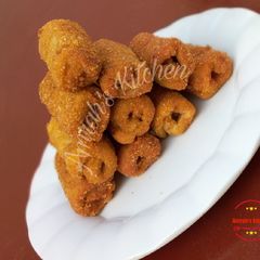 A picture of Crunchy bread rolls.