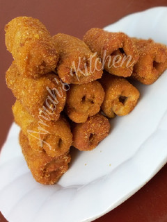 A picture of Crunchy bread rolls.