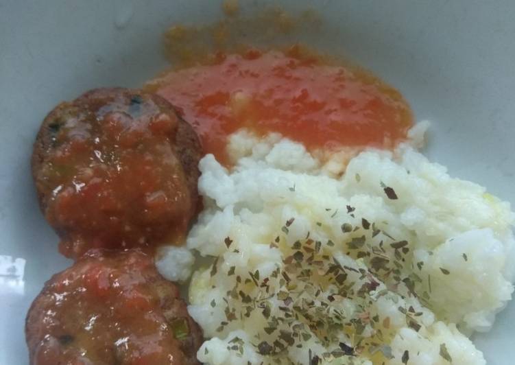 MPASI 10M+ Perkedel ati ayam saus tomat