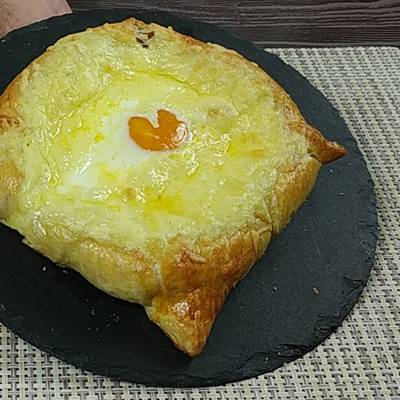 Хачапури из слоеного теста с сыром в духовке - пошаговый рецепт с фото на ремонты-бмв.рф