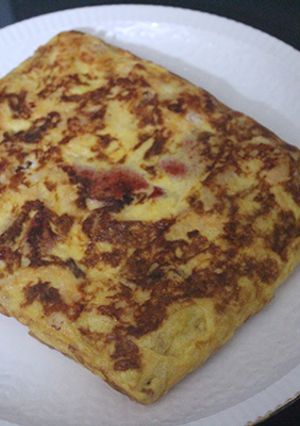 Foto principal de Tortilla cuadrada de pimientos y patatas