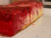 Una foto de cheesecake frambuesa con yogur natural