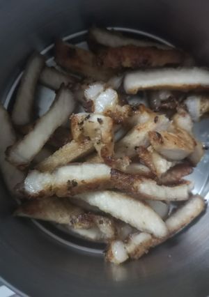 รูปของ หมูทอด​ by. รถเมล์เ​ด็กหอ​