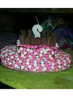Una foto de Torta casera de cumpleaños 🎉❤