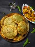 Green Peas kachuri (Koraishutir kochuri)