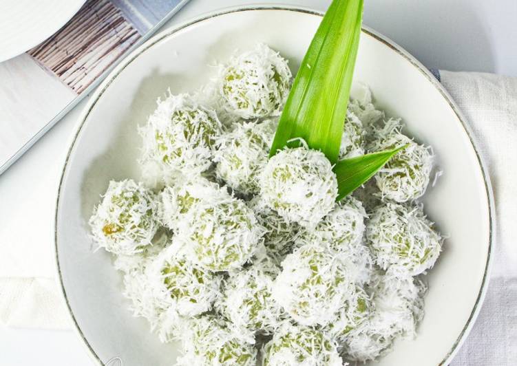 Resep Terbaik Klepon isi Gula Merah Enak Sempurna