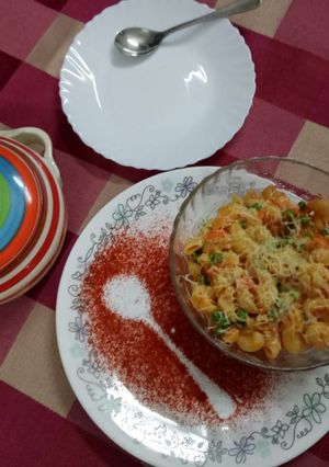 A picture of Macroni Pasta With Tomato Capri.