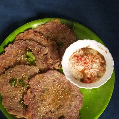 A picture of Farali thepala.