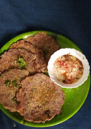 A picture of Farali thepala.