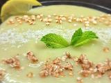 Smoothie proteic cu avocado