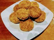 Una foto de scones limon