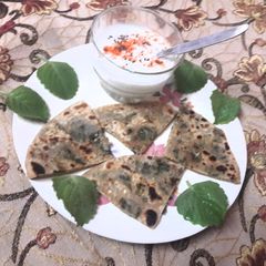 A picture of Ajwain ke patte ka parantha.