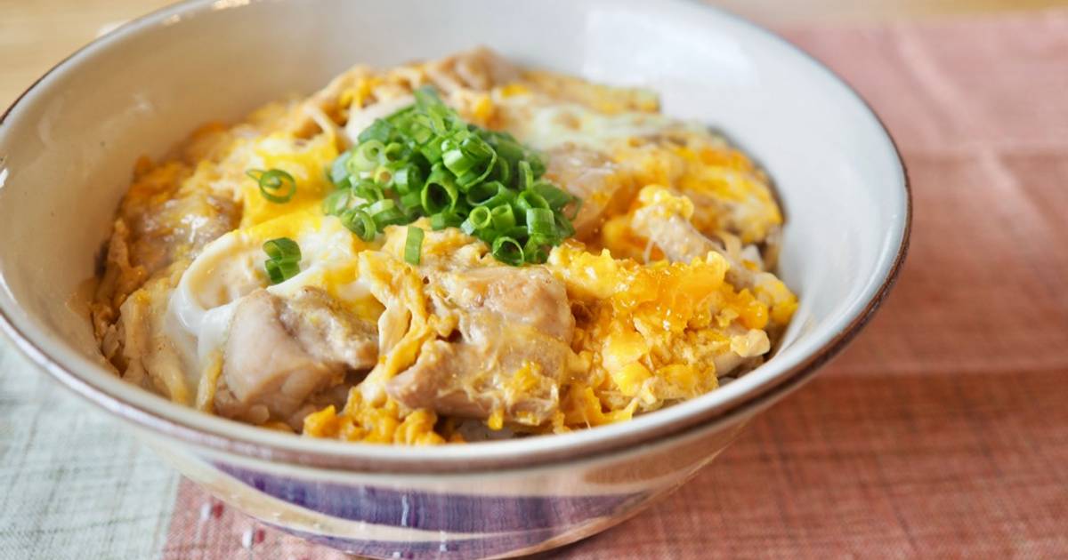 Oyakodon, Arroz con pollo y huevo (親子丼) / Comida Japonesa Receta de Nao  Nutricionista ????- Cookpad