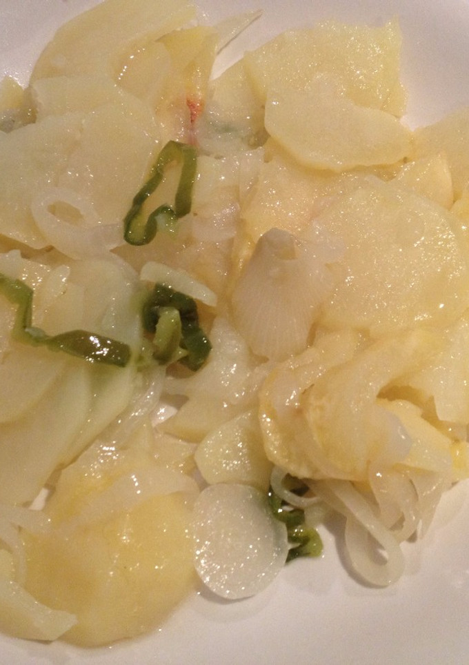 Una foto de Patatas a lo pobre en estuche de vapor Lékué