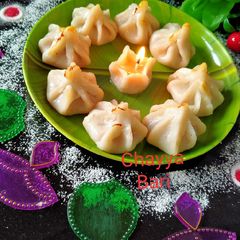 A picture of Ukadiche Modak.