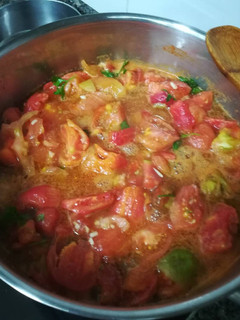 Una foto de Salsa con los últimos tomates
