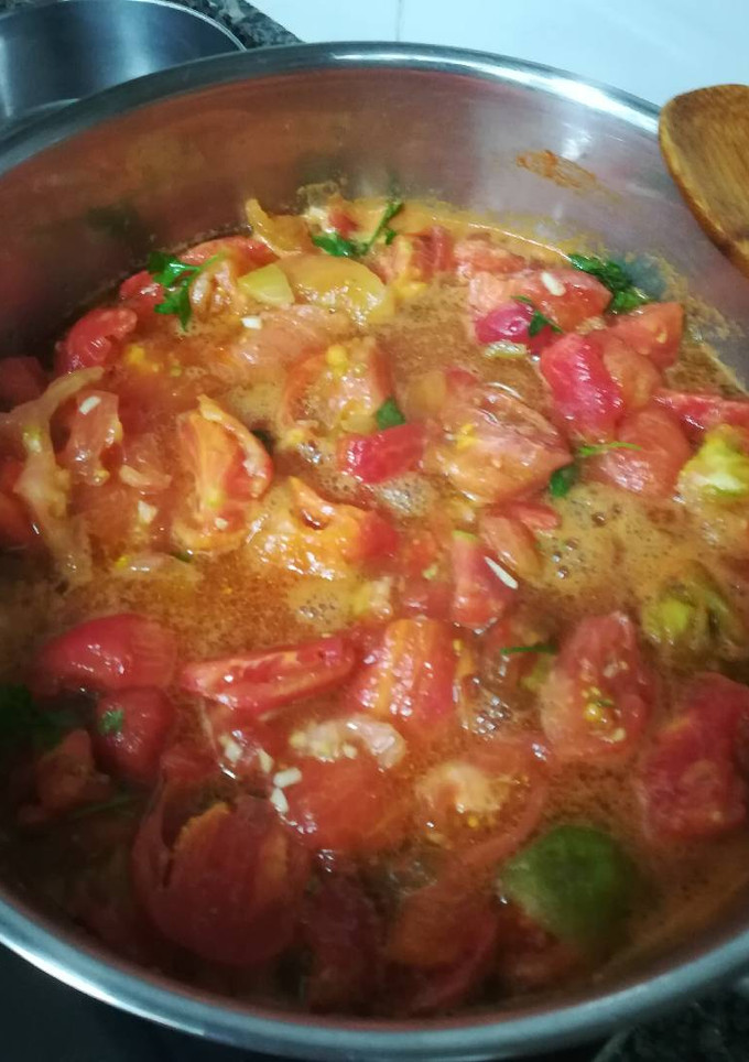 Una foto de Salsa con los últimos tomates