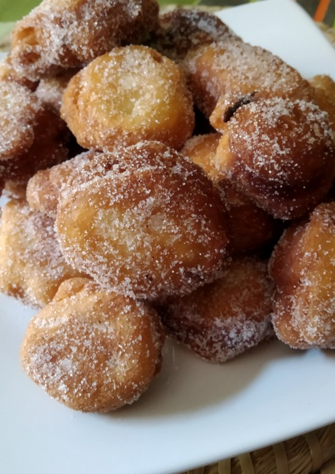 Una foto de Buñuelos de manzana rellenos de natillas