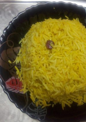 صورة لوصفة رز بالزبيب والمكسرات