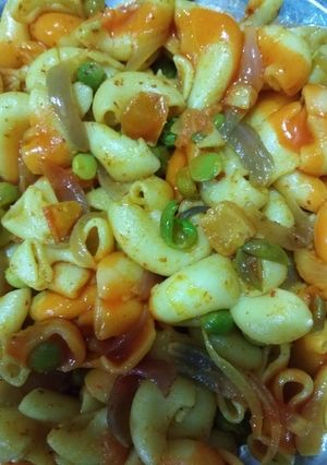 A picture of Macaroni.