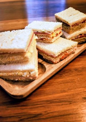 Una foto de Sandwichitos de miga caseros!!