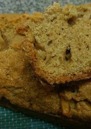 Una foto de ▶ Budín integral c/ manzana