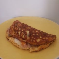 A picture of Tuna roll omelette.