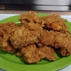 A picture of Ayam goreng tepung krispi.