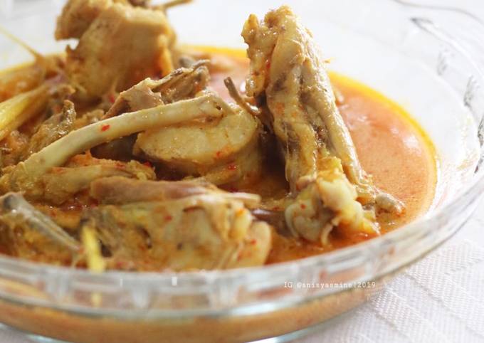 Gulai Ayam Kampung khas minang