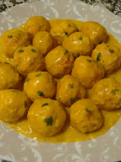 Una foto de Albóndigas de pechuga de pollo y jamón serrano