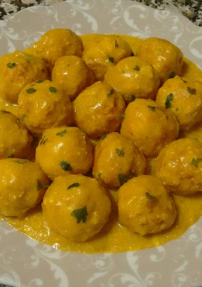 Una foto de Albóndigas de pechuga de pollo y jamón serrano