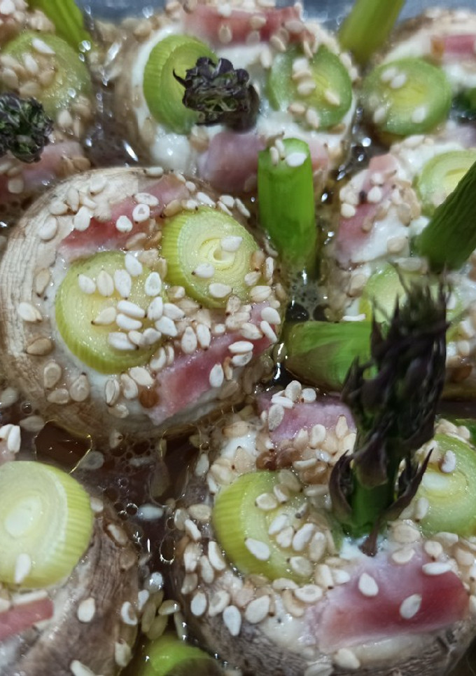 Una foto de Champiñones rellenos 🍄 de queso feta 🍴