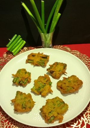 A picture of Piyaz Koli (Onion Flower Stalks) Bhela Bhaja.