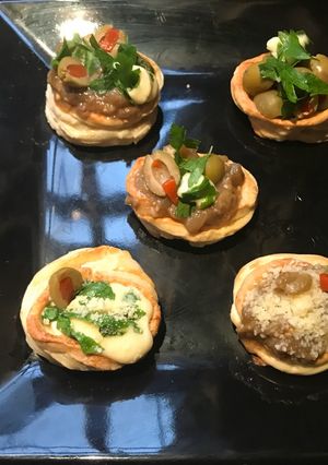 Una foto de Volovanes rápidos, idea para mesa salada