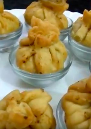 A picture of Potli samosa.