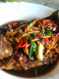 紅燒吳郭魚(附 蔥燒版) 的食譜成品照片