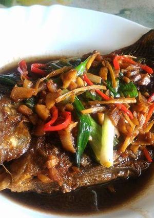 紅燒吳郭魚(附 蔥燒版) 的食譜成品照片