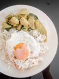 อกไก่ในน้ำแกงเขียวหวาน