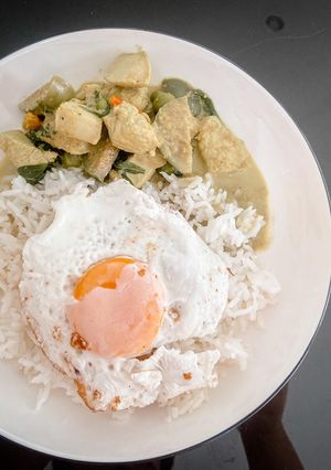 รูปของ อกไก่ในน้ำแกงเขียวหวาน