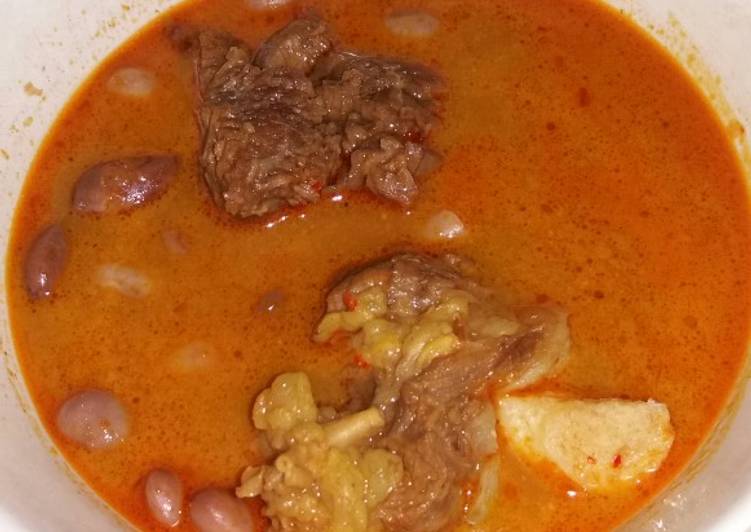 Gulai kacang merah tulang iga