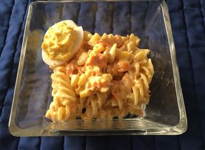 Una foto de Ensalada de fusilli con zanahoria