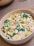 Gnocchis au saumon, crème citronnée & jeunes pousses d’épinards