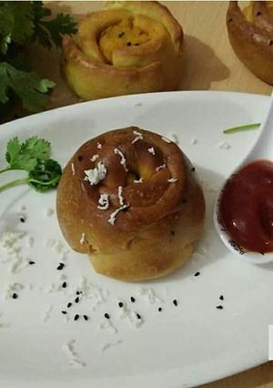 A picture of Eggless paneer stuffed Rose buns (without yeast).